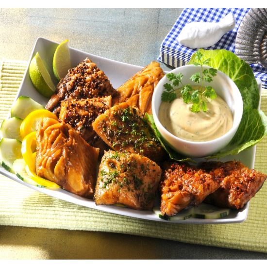 Bild von Wikinger Makrelenfilet - Häppchen, ca.25-30g mit der Beschreibung Geräuchert,geschnitten & gewürzt. Vier Würzungen - Paprika, Pfeffer, Kräuter und Natur