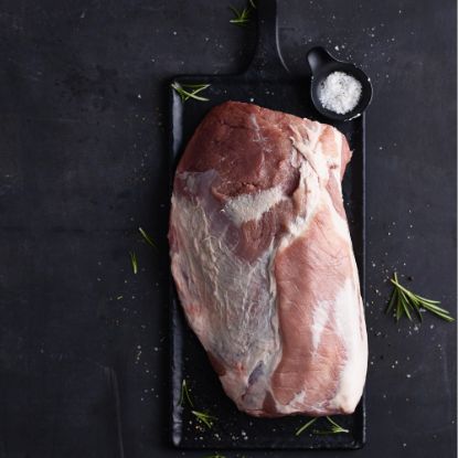 Bild von Schweinenacken ohne Knochen, ca.2,5kg+ mit der Beschreibung gerader Schnitt, einzeln vakumiert, gefroren