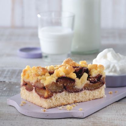 Bild von Pflaumen-Streuselkuchen mit der Beschreibung 2500g, vorgeschnitten in 21 Stk.