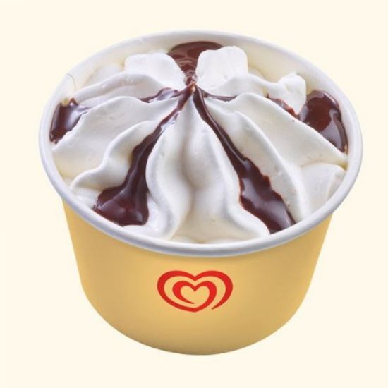 Bild von Langnese Becher Vanilla-Schoko mit der Beschreibung Vanilleeis mit Schokosauce