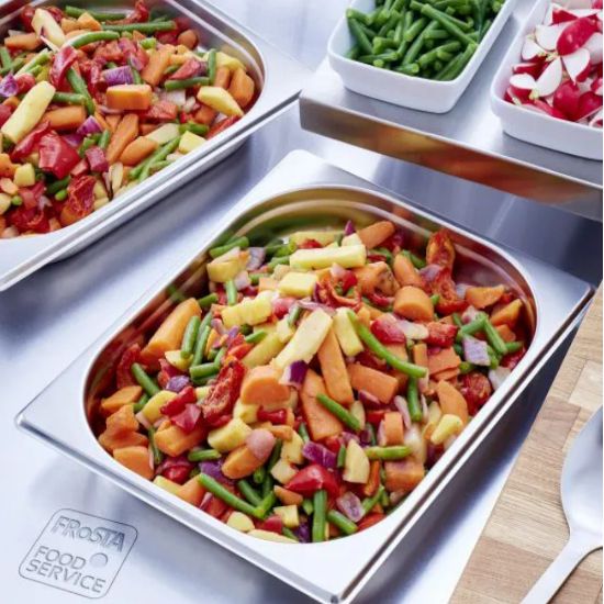 Bild von FRoSTA Ofen-Gemüse Rustikal, vegetarisch mit der Beschreibung Grobstückige Gemüsemischung mit getrockneten Tomaten,verfeinert mit Butter