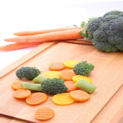 Bild von Euro Gemüsemischung mit der Beschreibung Karottenscheiben gelb und orange, Romanobohnen, Broccoli