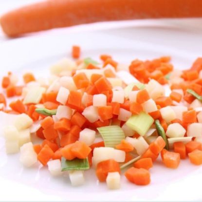 Bild von Brunoise Gemüsemischung mit der Beschreibung Karottenwürfel,Selleriewürfel,Porree geschnitten - beliebte Suppeneinlage