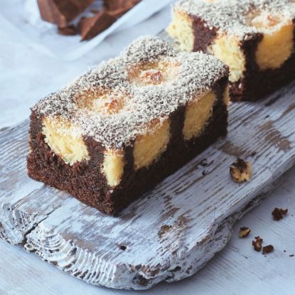 Bild von Schoko-Kokos-Kuchen mit der Beschreibung 2500g, vorgeschnitten in 21 Stk.