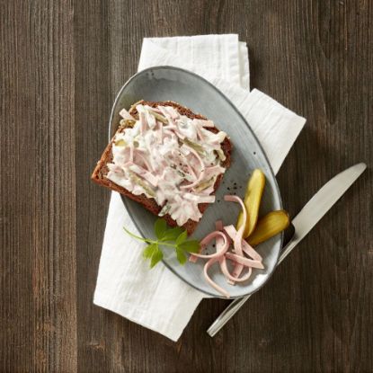 Bild von Frischer Fleischsalat mit der Beschreibung Vorbestellung bis mittwochs - Lieferung ab Folgewoche Montag