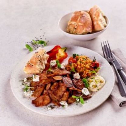 Bild von Hähnchen Kebap, fertig gebraten mit der Beschreibung Saftiges Hähnchenkeulenfleisch mit typischer Kebapwürzung fertig  gebraten.