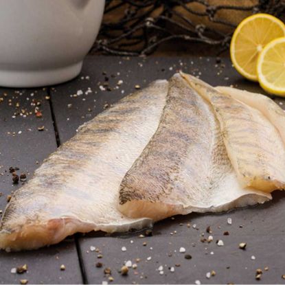 Bild von Zanderfilet mit Haut 300-500g mit der Beschreibung Nur 10% Glasur - mehr Fisch für's Geld. Prima portionierbar & einzeln entnehmbar.