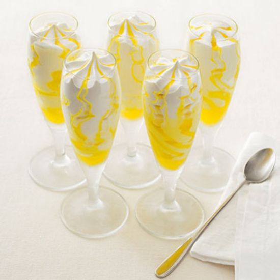 Bild von Flute Limoncello 100g mit der Beschreibung Zitroneneis mit Limoncello im wiederverwendbaren Sektgals