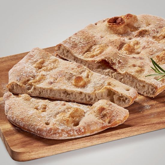 Bild von La Pinsa Base Bianca 300g mit der Beschreibung Vorgebackener Steinofenpinsaboden mit würziger Crème-Fraîche-Sauce. 29 x 18 cm