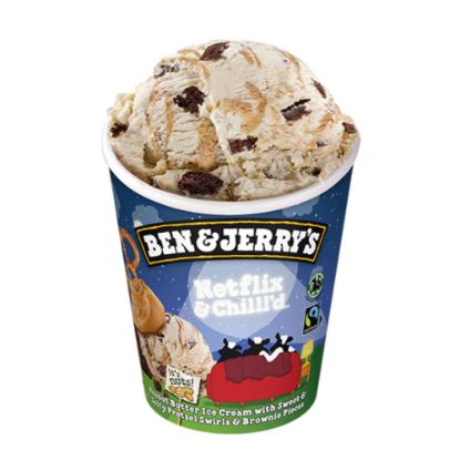Bild von Netflix&Chilll´d   465 ml Becher mit der Beschreibung Erdnussbuttereis mit süss-salzigen Swirls und Fudgebrowniestücken