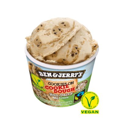 Bild von BJ Cook.Cookie Dough veg.100ml mit der Beschreibung Karamelleis auf Mandelbasis mit Choclate Chips und Cookieteigstücken