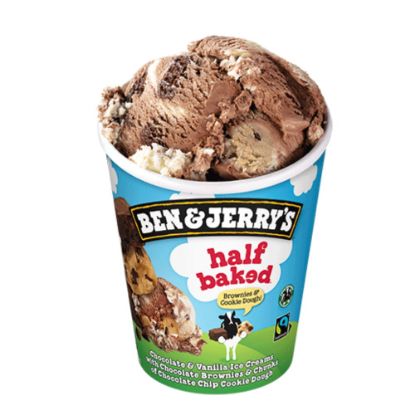 Bild von Half Baked 465ml Becher mit der Beschreibung Schokoladen- und Vanilleeis mit Plätzchenteigstücken