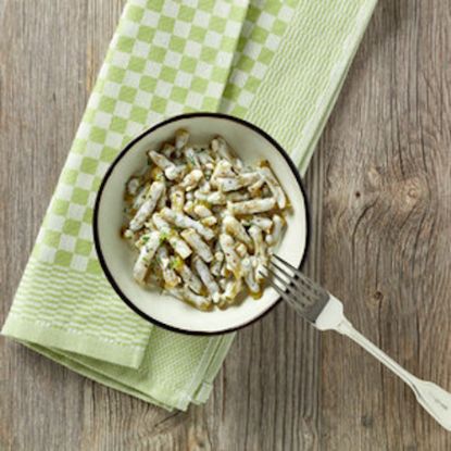 Bild von Bohnensalat in Joghurt-Dress. mit der Beschreibung abgeschmeckt mit feinem Dill und Bohnenkraut in einer cremig-leichten Joghurtsauce