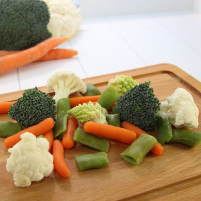 Bild von Gala Gemüsemischung mit der Beschreibung mit Fingermöhrchen, Blumenkohl, Romanobohnen, Broccoli &  Romanesco.
